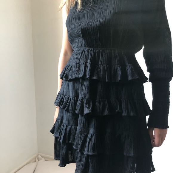 Hello Molly Black one sleeve ruffle dress - Picture 2 of 6